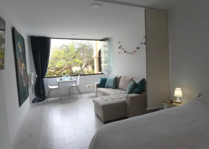 Sweet White In Arona Apartamento